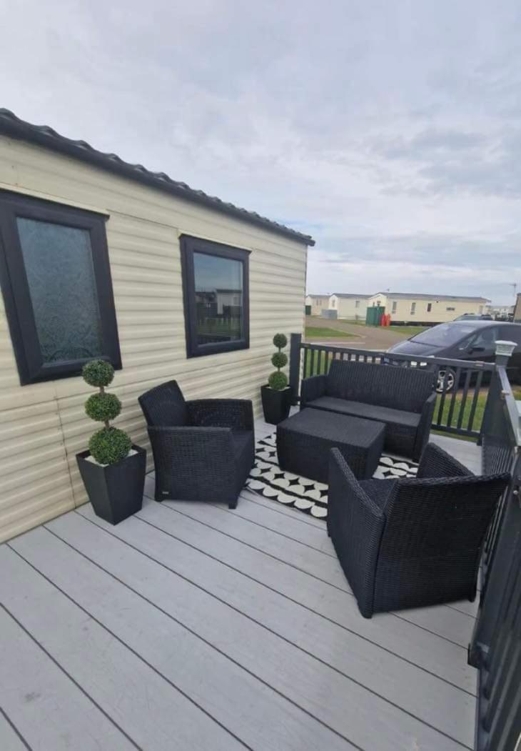 Apartment Buttercup Meadow 54 Golden Anchor Park, Modern 3 Bedroom Caravan, Dog Friendly, Free Wifi *