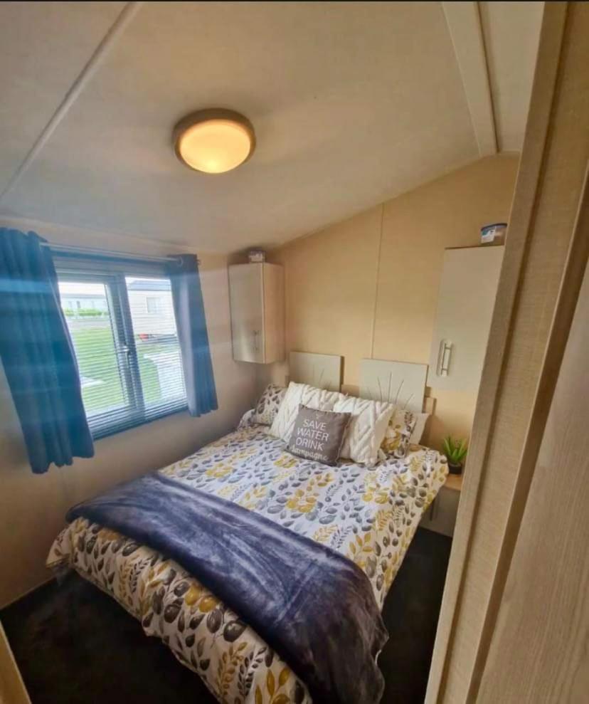 Buttercup Meadow 54 Golden Anchor Park, Modern 3 Bedroom Caravan, Dog Friendly, Free Wifi Apartment Chapel Saint Leonards